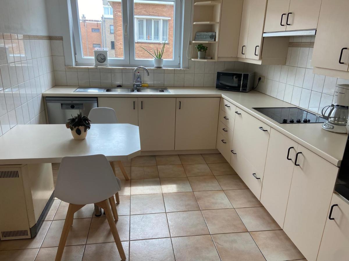 Ruim Zonnig Appartement Op 50M Van Strand オステンド エクステリア 写真
